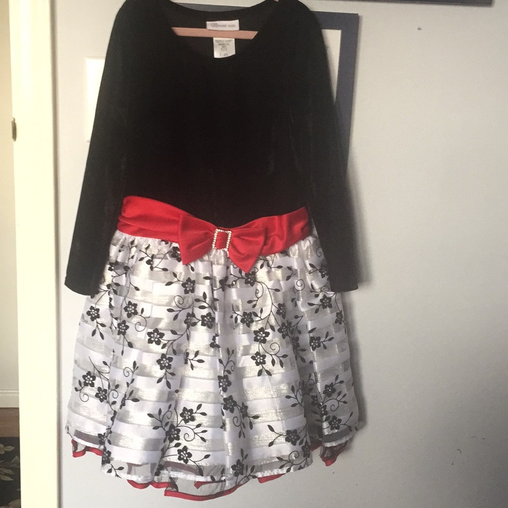 Girls 6x dress, black velour top. Worn once